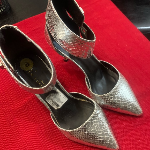 Can’t wear them anymore…assorted Size 8 shoes….$8 a pair - Picture 8 of 15